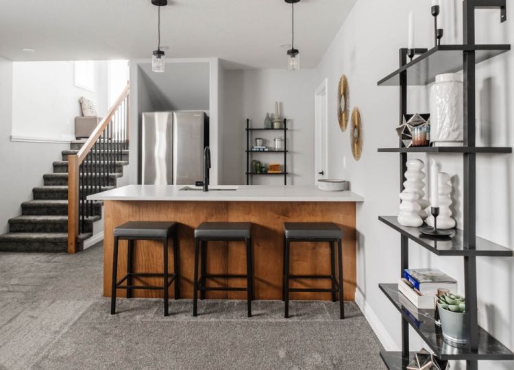 021623 Crawford 5201EGreenCres Web(8of31)