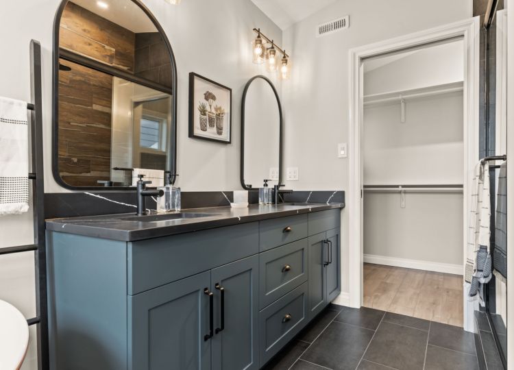 15-web-or-mls-5201 E Green Crescent-15