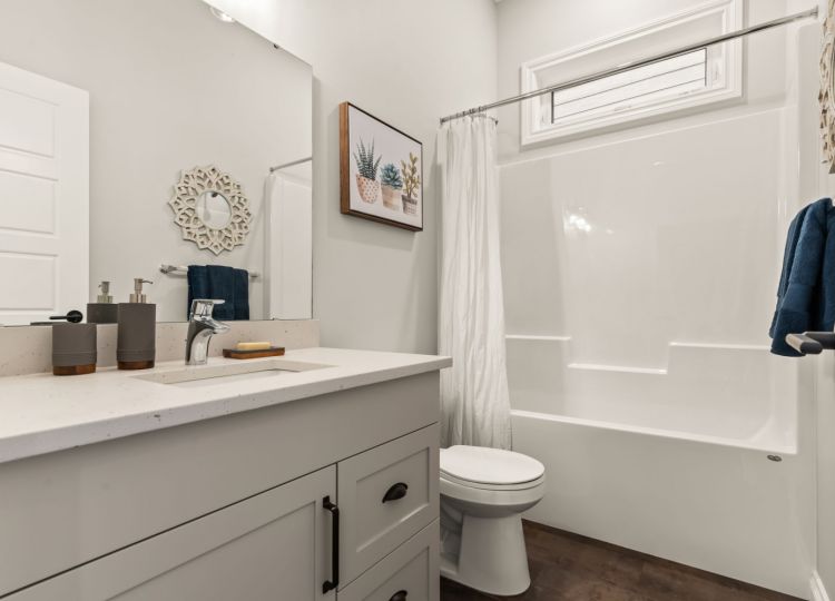 23-web-or-mls-5201 E Green Crescent-23