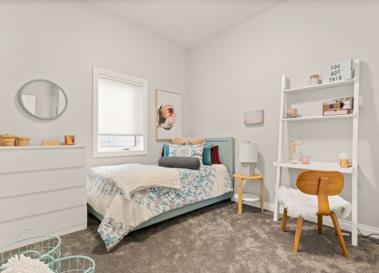 19-web-or-mls-5201 E Green Crescent-19