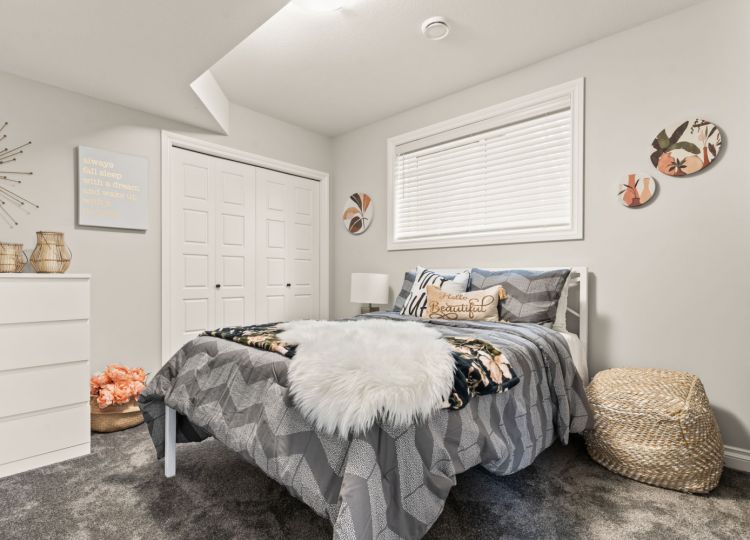 39-web-or-mls-5201 E Green Crescent-39